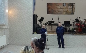 policjanci w trakcie prelekcji