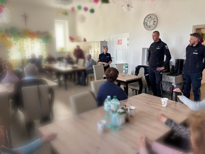 Policjanci z wizytą u seniorów