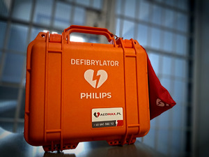 Komenda Powiatowa Policji w Ropczycach została wyposażona w defibrylator AED
