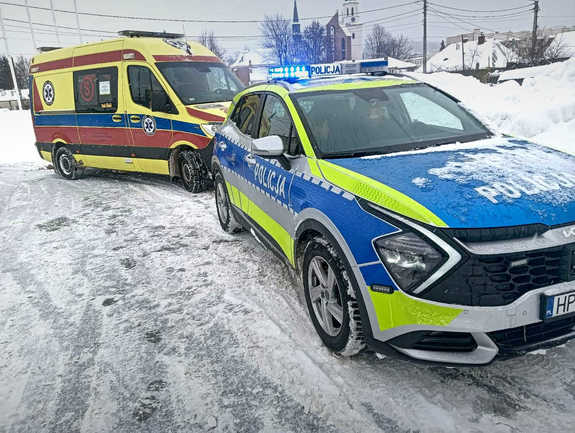 Sędziszowscy dzielnicowi pomogli kobiecie która straciła przytomność