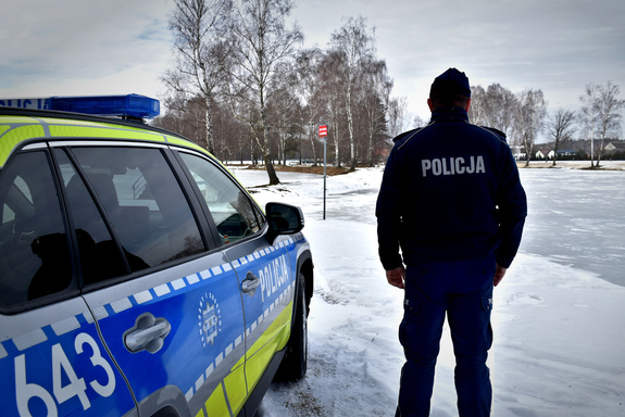 Dzielnicowi monitorują zbiorniki wodne podczas ferii zimowych