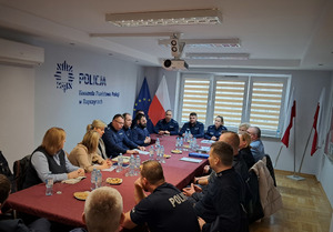 Spotkanie policjantów, kuratorów sądowych oraz pracowników Powiatowego Centrum Pomocy Rodzinie - wzmocnienie współpracy na rzecz ochrony dobra dziecka
