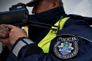 Nowe przepisy i pierwsze zatrzymane prawa jazdy za przekroczenie prędkości poza obszarem zabudowanym