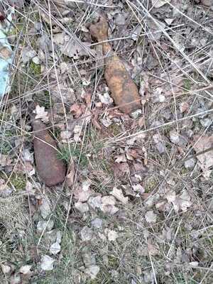 Policjanci zabezpieczali miejsce odnalezienia niewybuchów