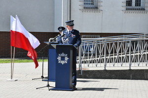 Komendant Powiatowy Policji w Ropczycach wita gości