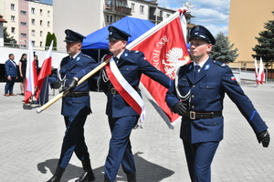 odprowadzenie sztandaru ropczyckiej komendy